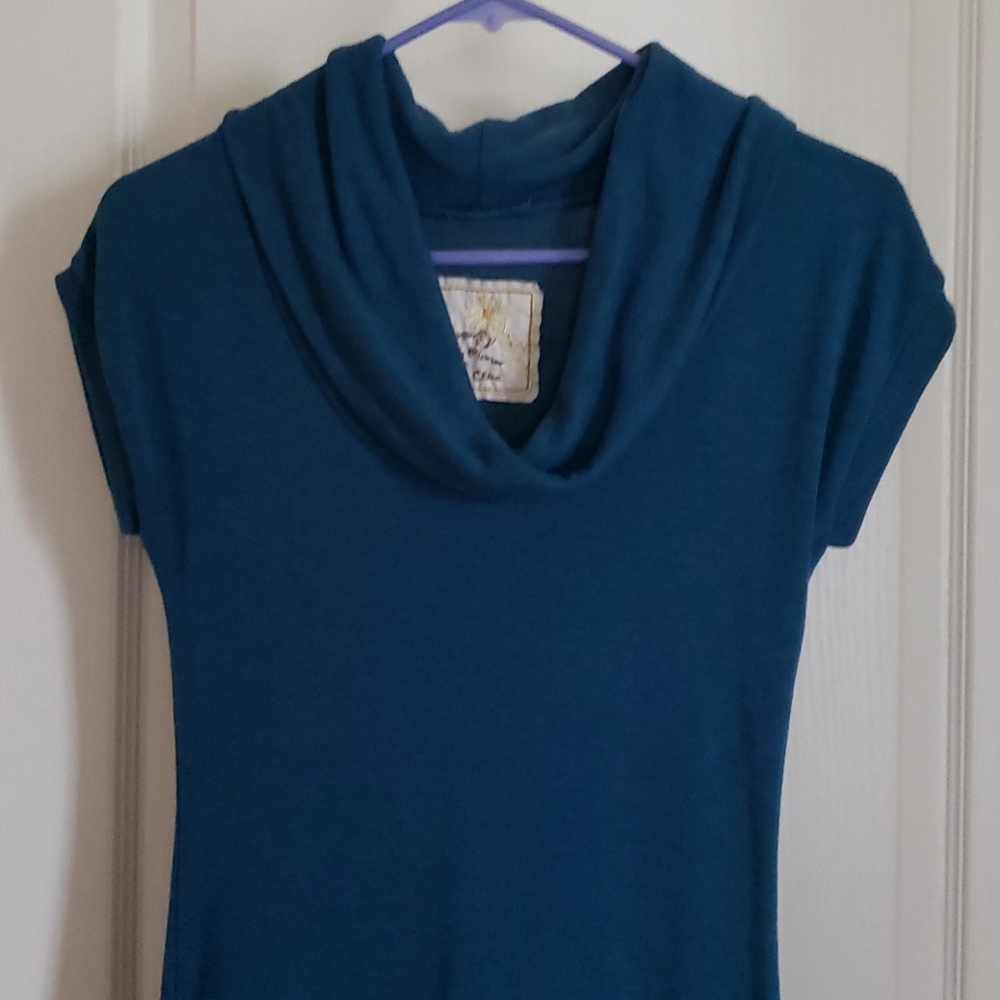 Cowl neck cap sleeve light sweater